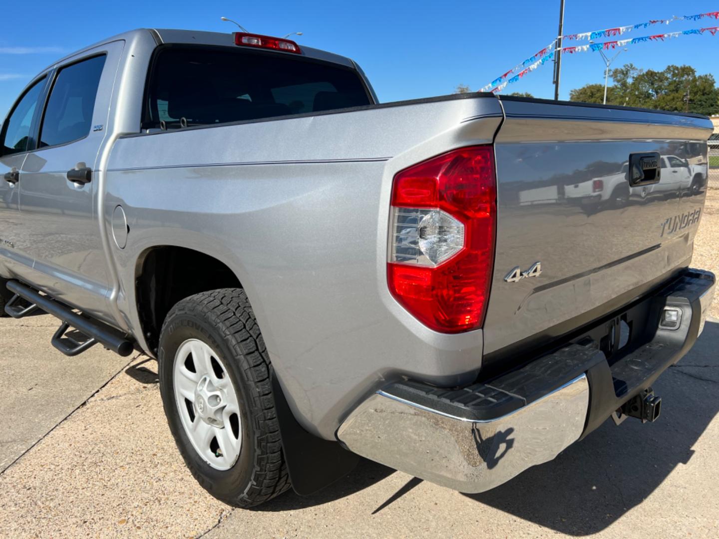 2018 Silver /Gray Toyota Tundra SR5 (5TFDM5F11JX) with an 4.6 V8 engine, Automatic transmission, located at 4520 Airline Hwy, Baton Rouge, LA, 70805, (225) 357-1497, 30.509325, -91.145432 - 2018 Toyota Tundra CrewMax 4X4 155K Miles, 4.6 V8, Power Windows ,Locks & Mirrors, Backup Camera, Cold A/C, Tow Pkg. It Has Dings & Scratches Mainly On Tailgate (See Pic). NO IN HOUSE FINANCING. FOR INFO PLEASE CONTACT JEFF AT 225 357-1497 CHECK OUT OUR A+ RATING WITH THE BETTER BUSINESS BUREAU WE H - Photo#8